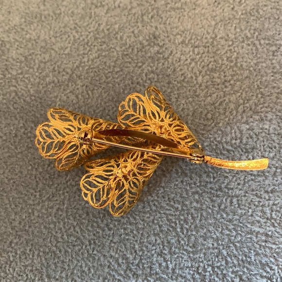 Two gold vintage brooches - Picture 11 of 14